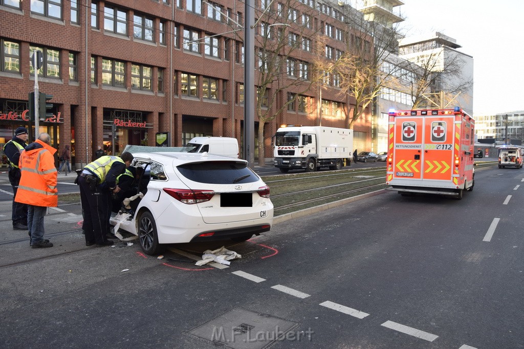 VU PKW Strab Koeln Mitte Pipinenstr Hohestr P147.JPG - Miklos Laubert